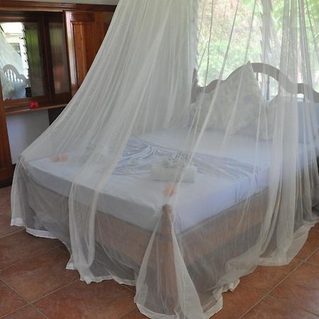 La Bel Zilwaz Guesthouse Insel Insel La Digue Zimmer foto